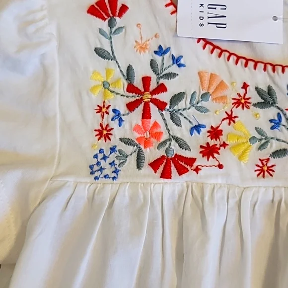 NWT Gap Girls' Embroidered White Top, Size L(10-11) - Picture 11 of 11